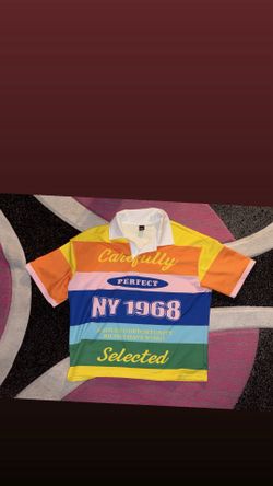 Mens size small graphic shirt 50$
