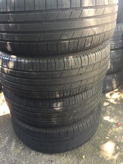 225/60/18 Michelin premier set of used tires in great condition 225$ for 4 . Installation balance and wheel alignment available but not included