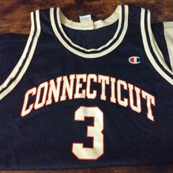 VINTAGE MINT CONDITION CARON BUTLER UCONN JERSEY!