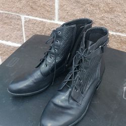 Isaac Mizrahi Live Women's Black Boots Shoes Size 11M