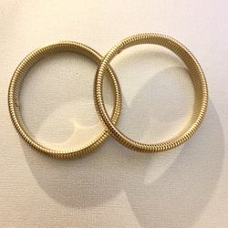 Gold Bangle Bracelets for Women Chunky Stretch Bracelet Set Stackable Bangles 14K Gold Plated Stainless Steel 