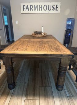 Dinning  Room  Table  6 chairs