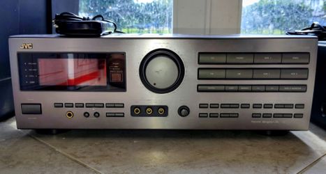 Home audio components lot