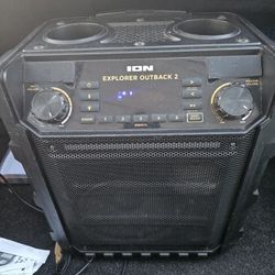 Se Vende Bocina  ION . solamente Jala Ya Estando Conectada Ala Luz $40