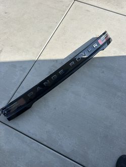 2023 2024 2025 Land Rover velar center tail light