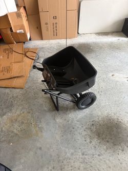 Fertilizer spreader