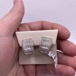 Diamond & Gold Earrings (1.30 C.t) Certified!