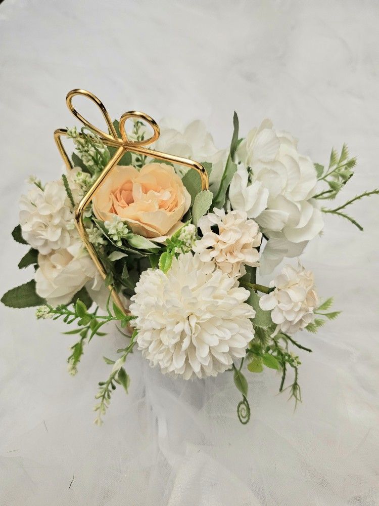 Artificial flower bouquets, centerpieces - 4 items