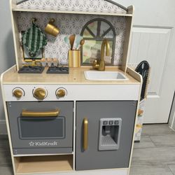 Toy Kitchen