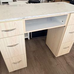 Nail Table / Manicure Station