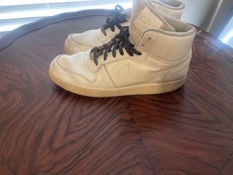 Nike White Mid Tops Size 11 Men’s