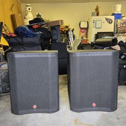 Harbinger VARI 2818S Powered Subwoofer