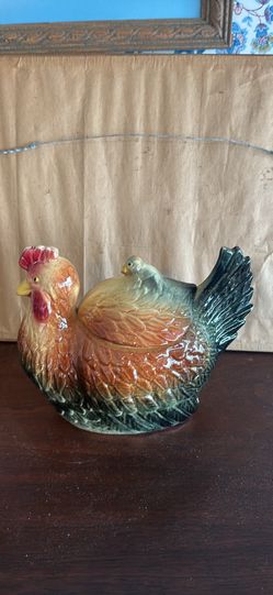 Vintage Ceramic Hen and Chick Cookie Jar with Lid