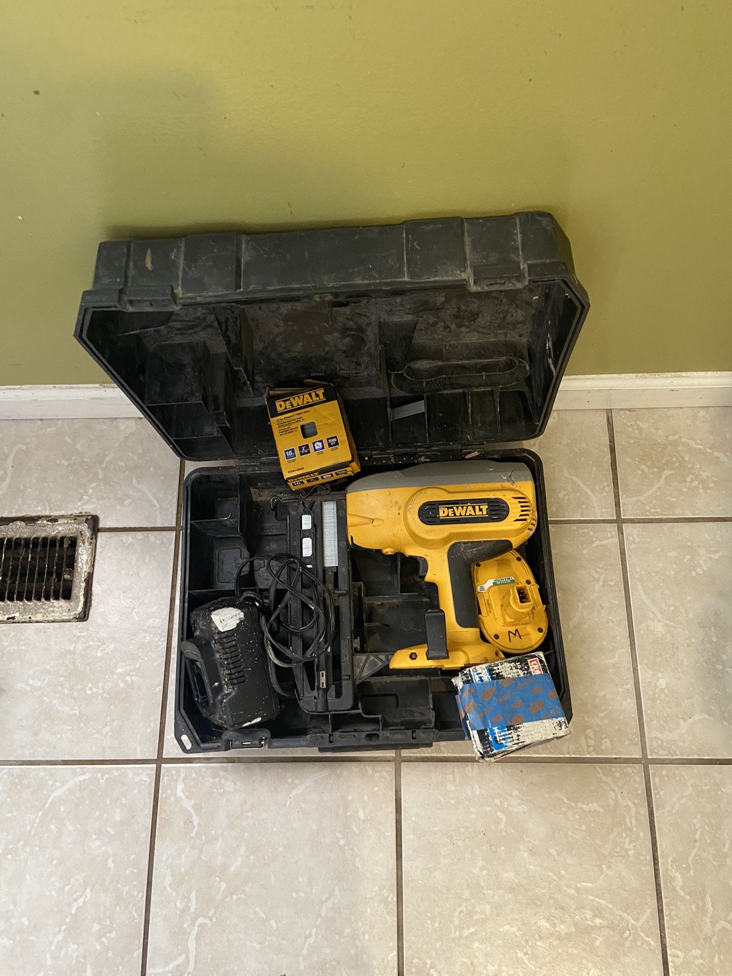 Dewalt Nail Gun