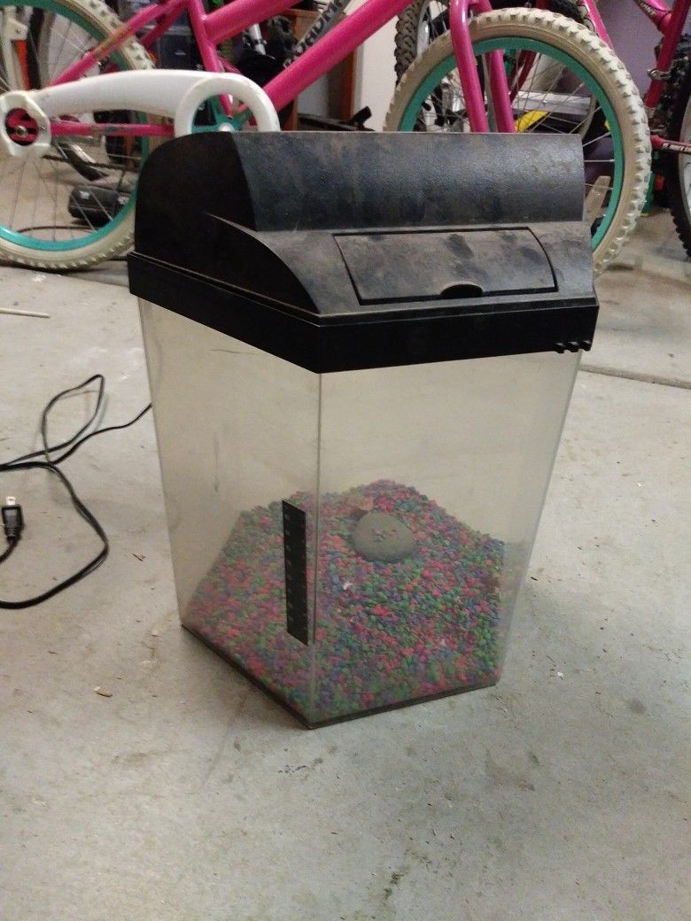 5 Gal. Hexagon Fish Tank