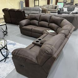 I’m Jon Green, Wayne’s Home Sales Representative🌟Tambo Reclining Sectional Couch W Center Console   🌟 Color Options Fast Deliver