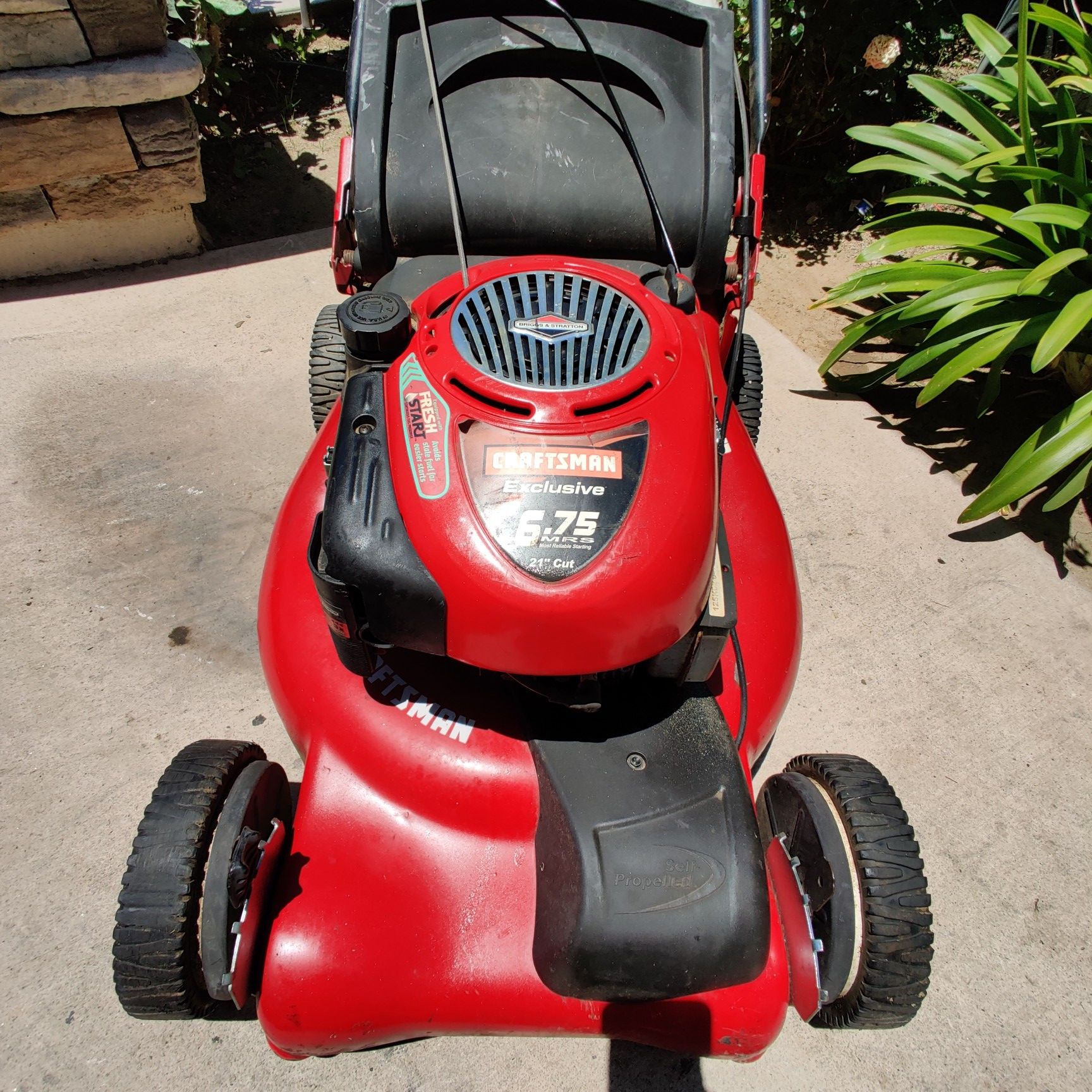 Craftsman selfpropelled lawnmower 6.75 HP in good working condition