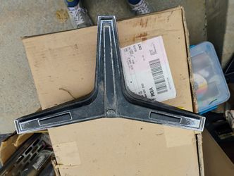 1968 Camaro Nova Impala Chevelle SS 396 Steering Wheel Horn Center
