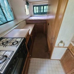 1992 Trail Manor Pop up camp trailer