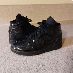 Women's Air Jordan 1 Mid SE Patent Leather Triple Black