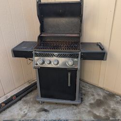 Napoleon Rogue Bbq (Used)