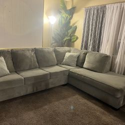 Sectional Couches 