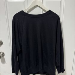 Old Navy Black Crew Neck Sweatshirt. Women’s Size Large.