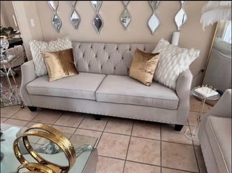 Beautiful livingroom set. Sofa and loveseat only.