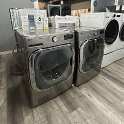 LG - Jumbo 5.2 Cu Ft Extra Large Capacity Front Load Washer & 9.0 Cu Ft Gas Dryer Set In Graphite Steel 
