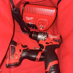 Milwaukee m12 fuel hammer drill and impact driver kit