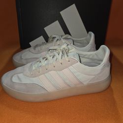 Women's Barreda Decode Shoes Size 9