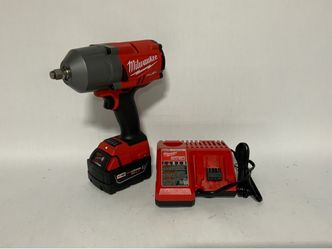Milwaukee 18V High Impact Wrench Kit