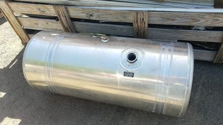 Freighliner cascadia Fuel Tank