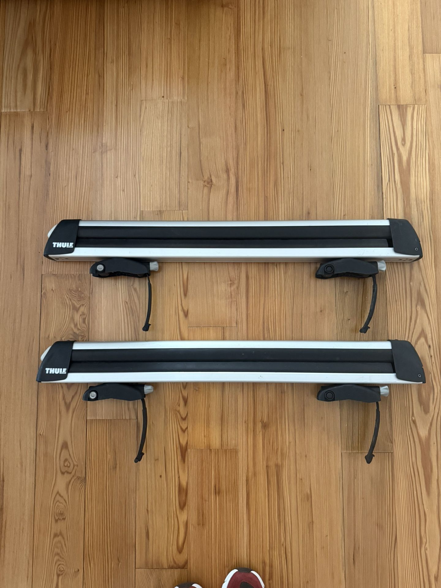 THULE Ski/Snowboard Roof Rack