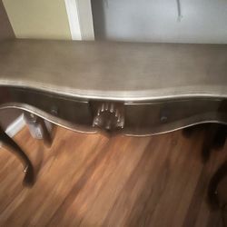 Beautiful Console Table With Mirror 