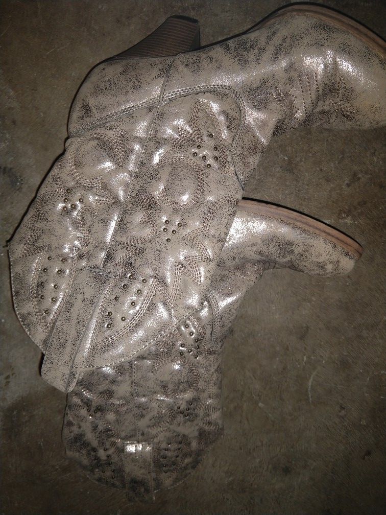 boots sz 8m