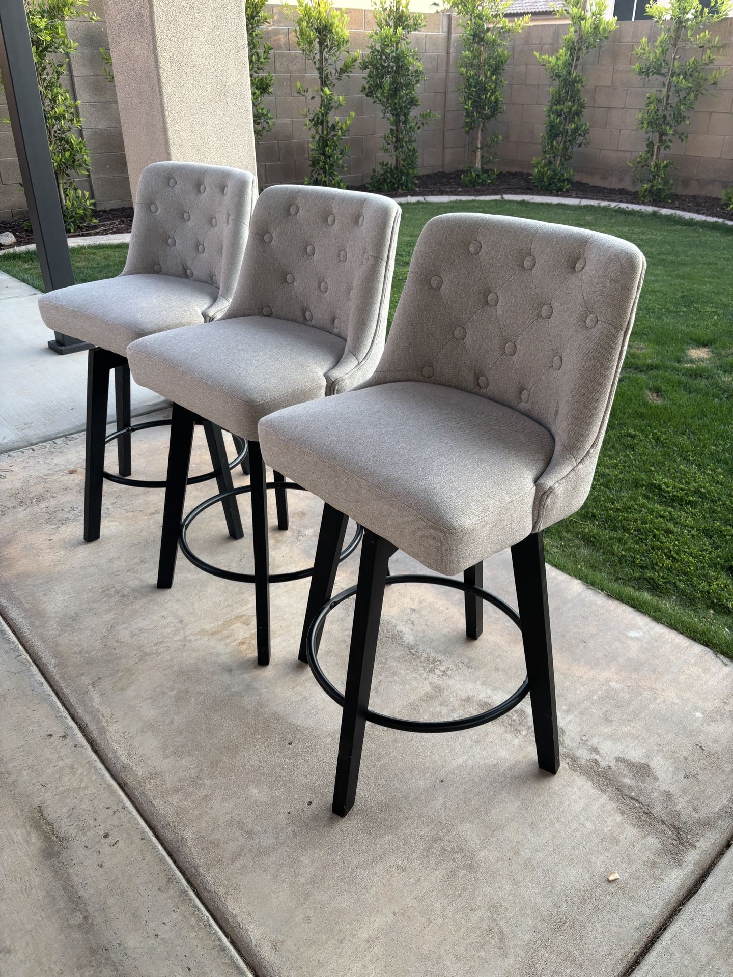 Swivel Upholstered Counter Height Bar Stool