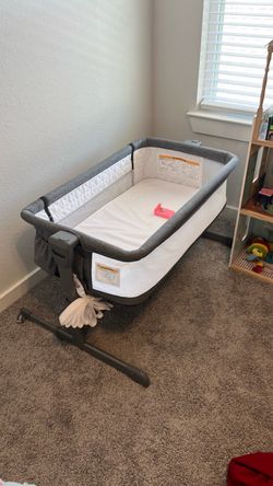 Baby Bedside Bassinet with Stand