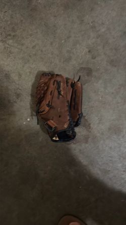 Baseball glove kids size