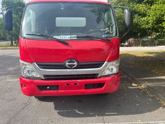 Hino 195 Box truck 20ft