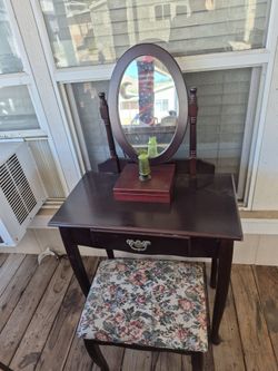 Vanity Set