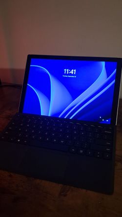Microsoft Surface Pro 7 with Arc Mouse & Pen