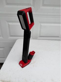 📌Milwaukee M12 12V Lithium-Ion Cordless LED Underbody Light)  👉PRECIO FIRME NO MENOS👉$150