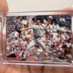 Super Rare 1998 Pacific Paramount RANDY JOHNSON Holo/Silver Glitter #88 #’d 6/99 