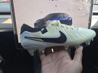Nike tiempo legend 10 ELITE size 7 men
