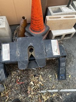 Trailer pitwheel hitch