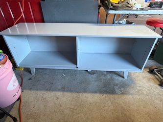 Free entertainment stand