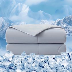 Grey Cooling Queen Comforter, Double Sided Cold 90% Nylon Fabric Cooling Blanket - Retail $60