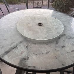 54” Round Patio Table with 5 chairs