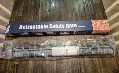 Brand New Retractable Mesh Baby/Dog Gate 